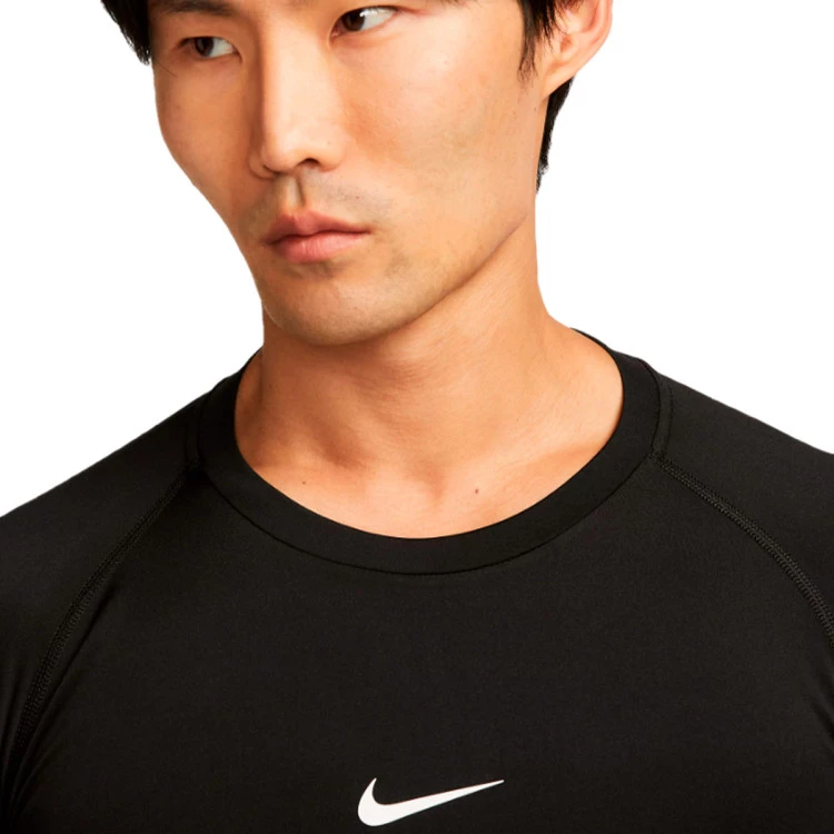 camiseta-nike-pro-dri-fit-tight-black-white-3