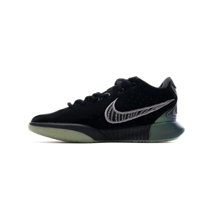 zapatilla-nike-lebron-xxi-nino-black-mtlc-pewter-iron-grey-oil-gree-2