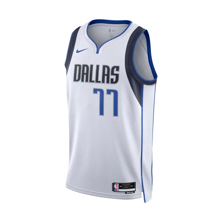 camiseta-nike-dallas-mavericks-association-edition-luka-doncic-2022-2023-white-0