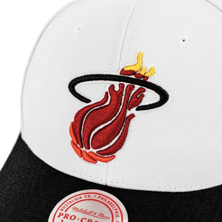 gorra-mitchellness-team-2-tone-2.0-pro-snapback-miami-heat-white-2