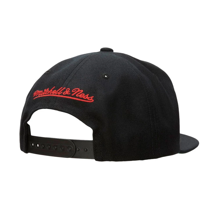 gorra-mitchellness-champs-snapback-chicago-bulls-1991-1992-black-1