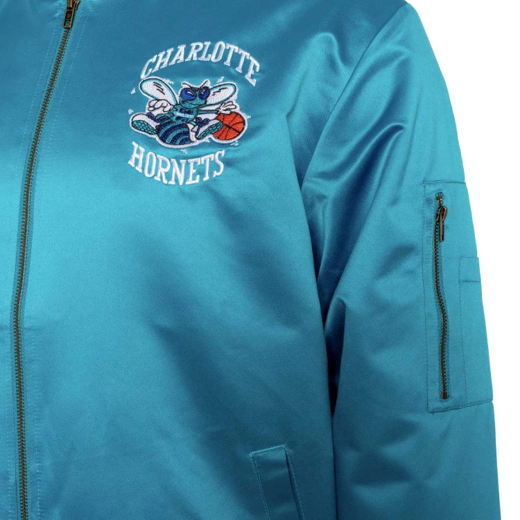 chaqueta-mitchellness-lightweight-satin-charlotte-hornets-azul-electrico-2