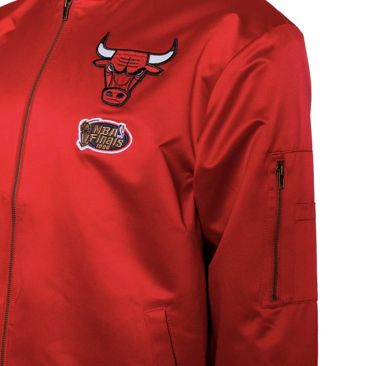 chaqueta-mitchellness-lightweight-satin-chicago-bulls-granate-2