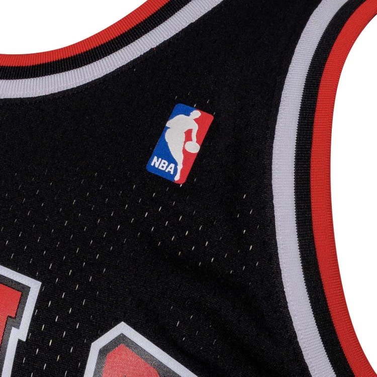 camiseta-mitchellness-swingman-jersey-chicago-bulls-dennis-rodman-1997-98-black-black-2