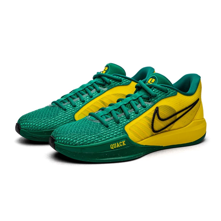 zapatillas-nike-sabrina-1-the-debut-mujer-malachite-black-lightening-stadium-green-0