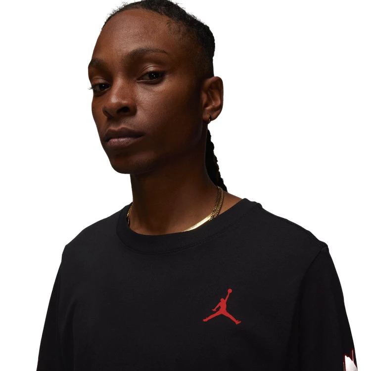 camiseta-jordan-mj-brand-ls-gfx-crew-black-gym-red-2