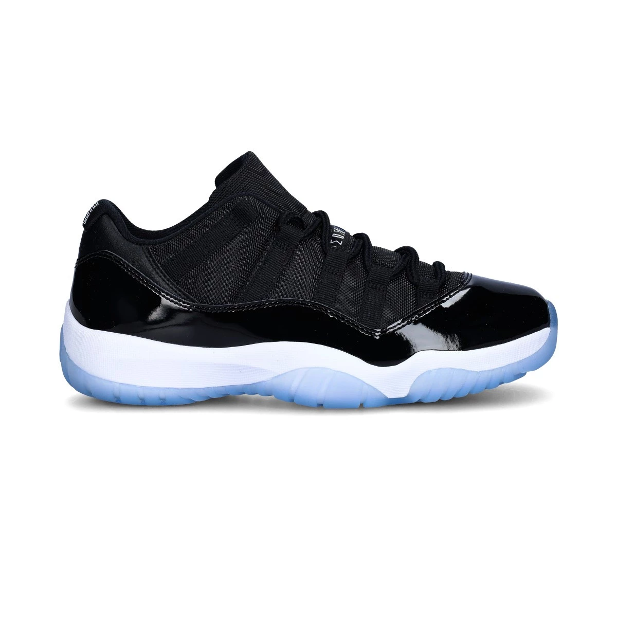 Jordan 11 low noir et blanc best sale