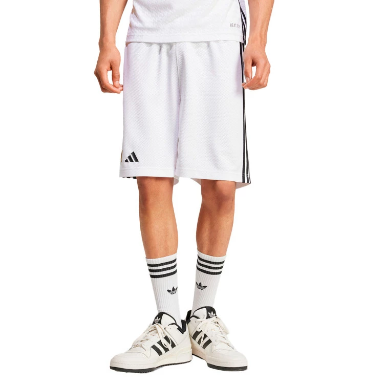 pantalon-corto-adidas-real-madrid-primera-equipacion-2024-2025-white-sky-tint-0