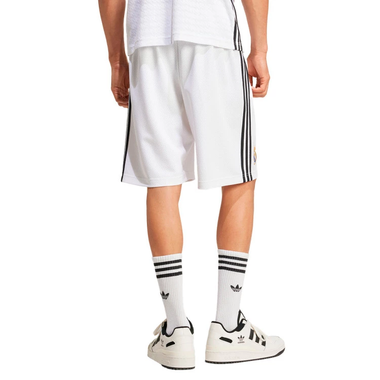 pantalon-corto-adidas-real-madrid-primera-equipacion-2024-2025-white-sky-tint-1