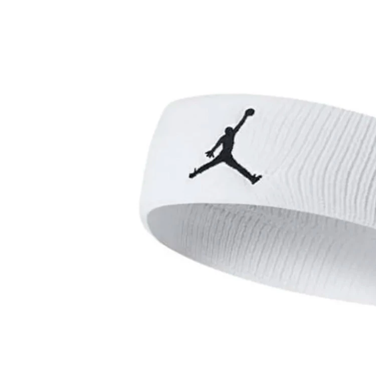 cinta-jordan-jumpman-coconut-milk-black-1