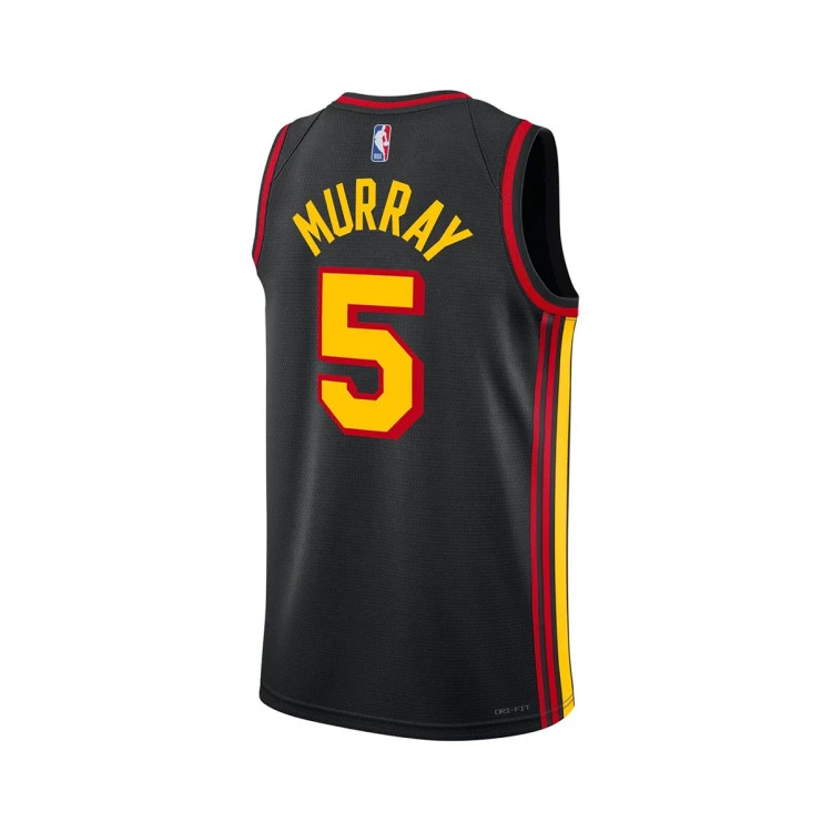 camiseta-jordan-atlanta-hawks-swingman-statement-edition-dejounte-murray-nino-black-yellow-red-1