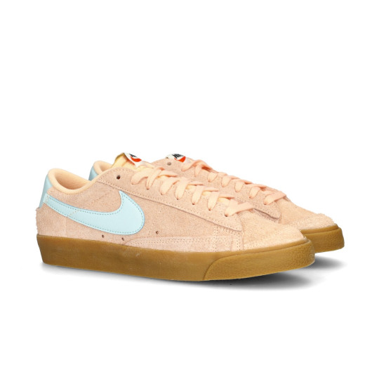 Tenis Nike Blazer Low 77 Vintage Mujer Crimson Tint Glacier Blue Gum Lt Brown Team O Basketball Emotion