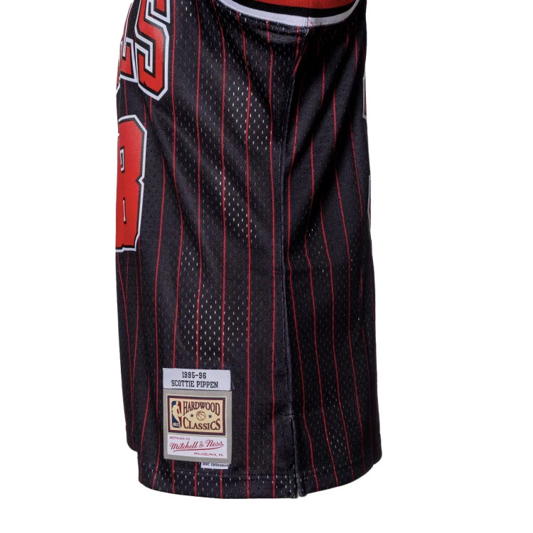 camiseta-mitchellness-swingman-jersey-chicago-bulls-scottie-pippen-1995-black-3