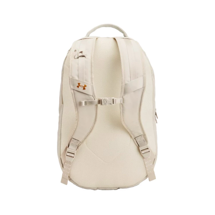 mochila-under-armour-hustle-6.0-pro-summit-white-metallic-gold-1