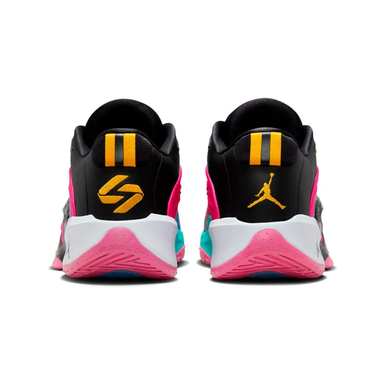 zapatillas-jordan-luka-3-imaginarium-pink-prime-university-gold-black-4