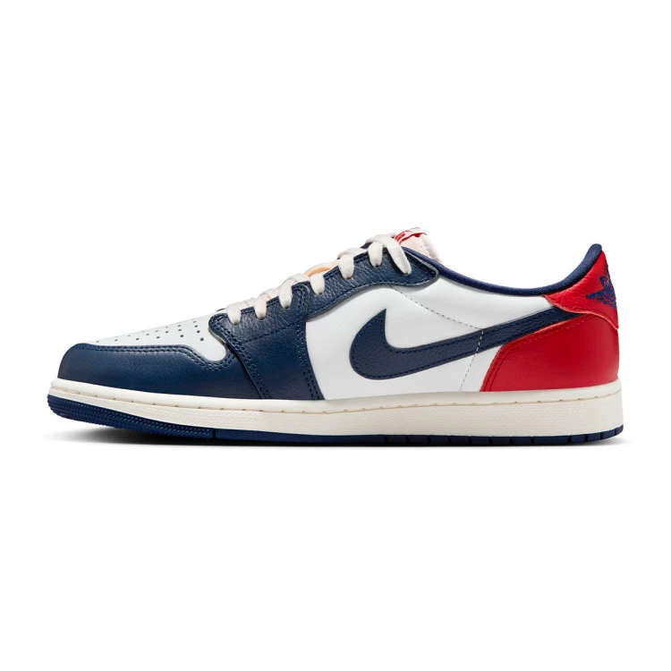 zapatilla-jordan-air-jordan-1-retro-low-og-summit-white-gym-red-midnight-navy-2