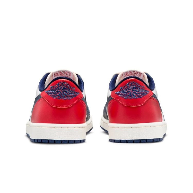 zapatilla-jordan-air-jordan-1-retro-low-og-summit-white-gym-red-midnight-navy-4