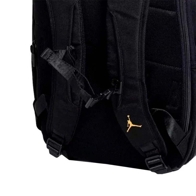 mochila-jordan-air-patrol-29l-black-gold-3