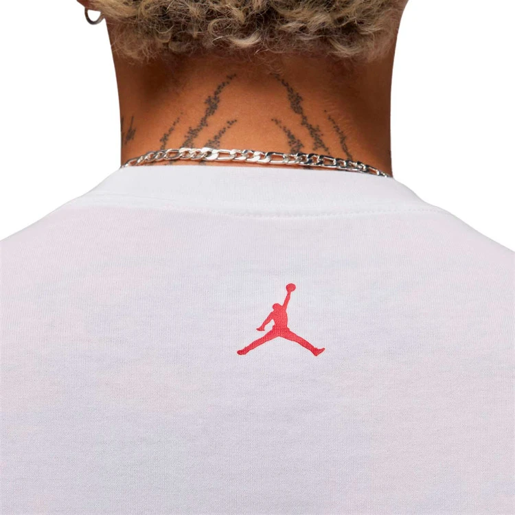 camiseta-jordan-brand-sneaker-patch-crew-white-varsity-red-4