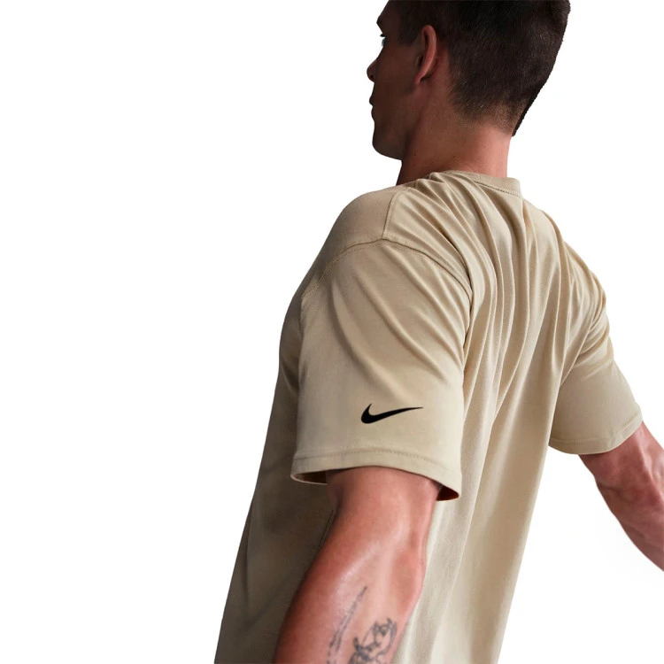 camiseta-nike-kobe-bryant-bettermental-desert-khaki-black-1